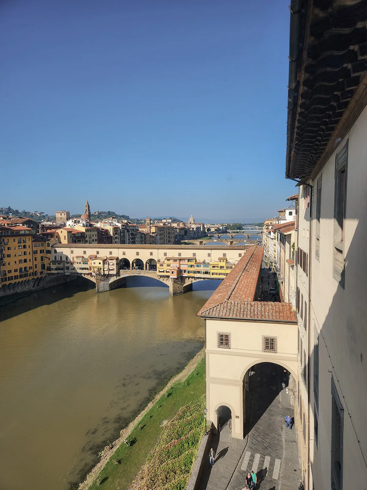 Ponte Vecchio sobre o rio Arno